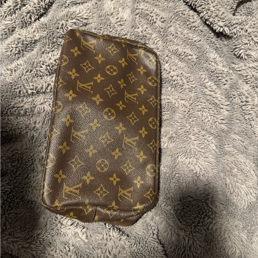 Louis Vuitton Black and Gray Photography Bag - Picture 5 of 6